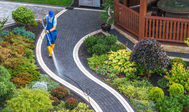 Why Choose Our Certified Pressure Washing Experts for Your Project Needs in Ensley, FL?